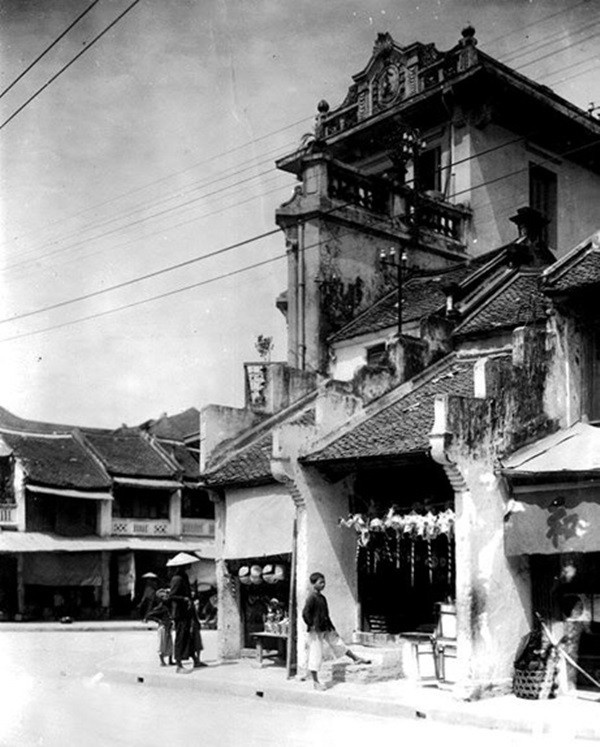Không khí Trung thu trên một con phố xưa.
